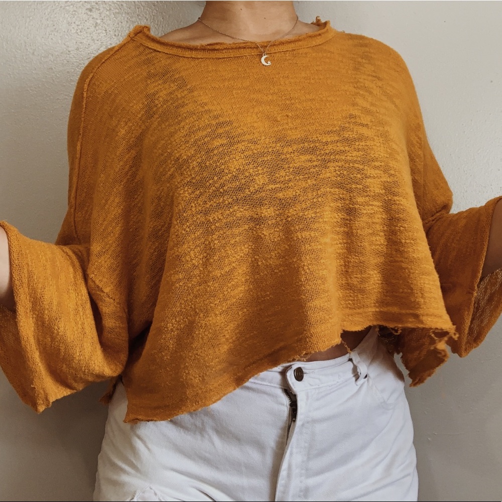 donating soon ✮ COTTON ON DROP SHOULDER CROP TOP